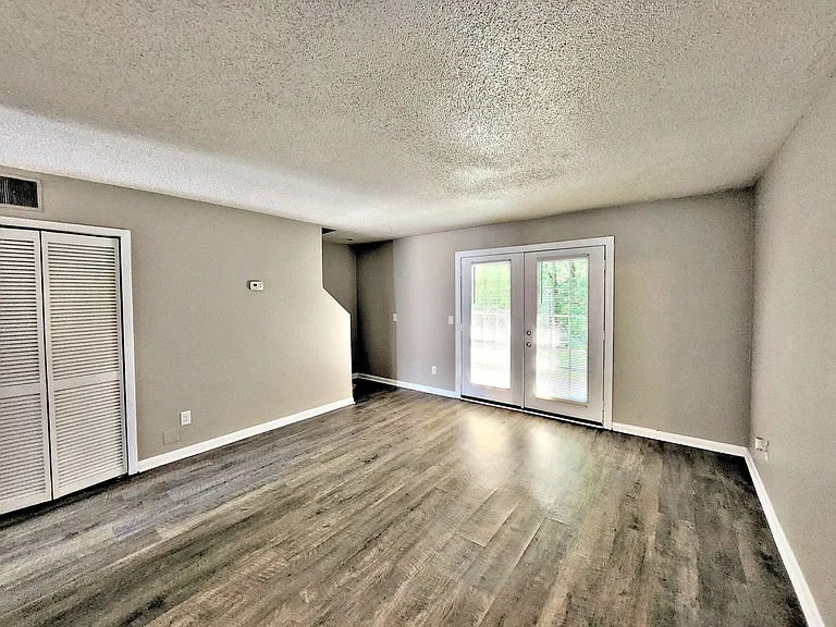 Avalon Cove Townhomes — Photo 14