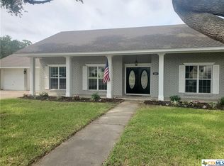 101 Berkshire Ln, Victoria, TX 77904