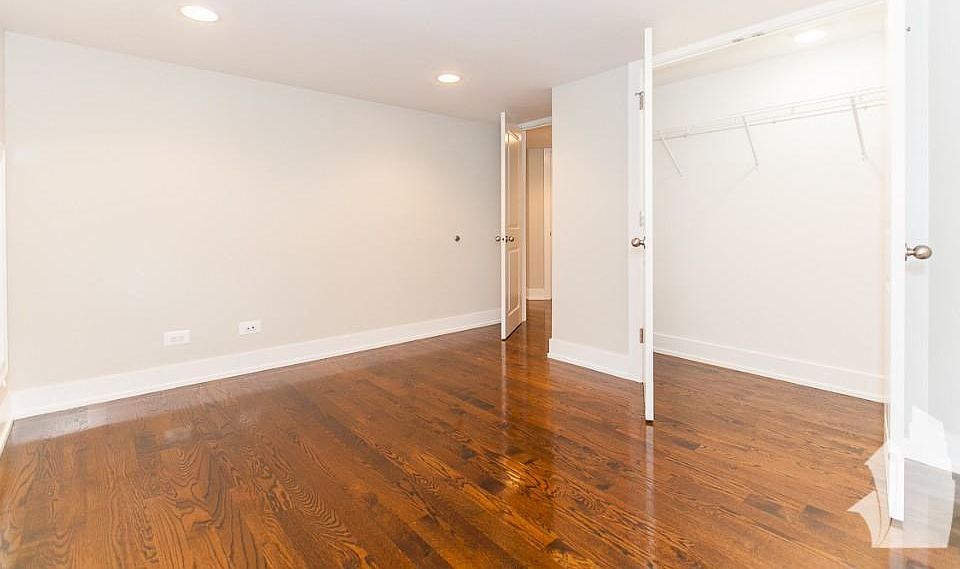2nd image of 1208 W Wrightwood Ave #Gdn