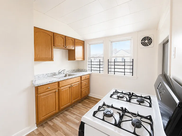 144 Elmwood Ave #3 — Photo 3