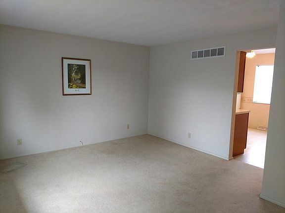 4th image of 1015 W Wilshire Dr #1017