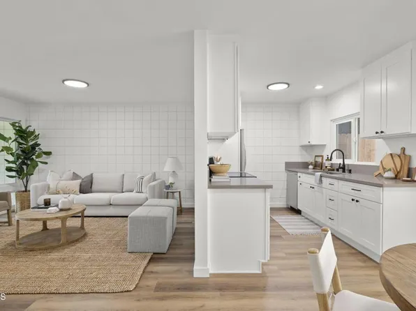 171 W Channel Islands Blvd, Port Hueneme, CA 93041