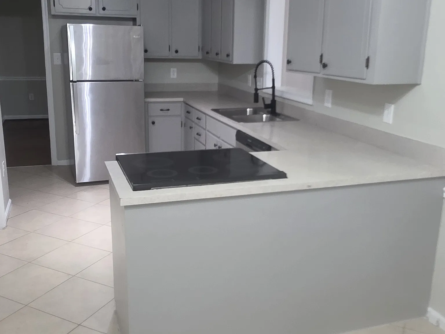 4 bed, 2.5 bath, 2263 sqft, $2,500 — Photo 4