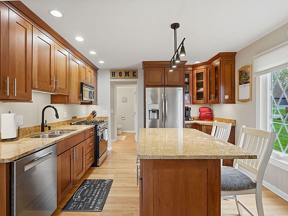 4th image of 542 Cress Creek Ct