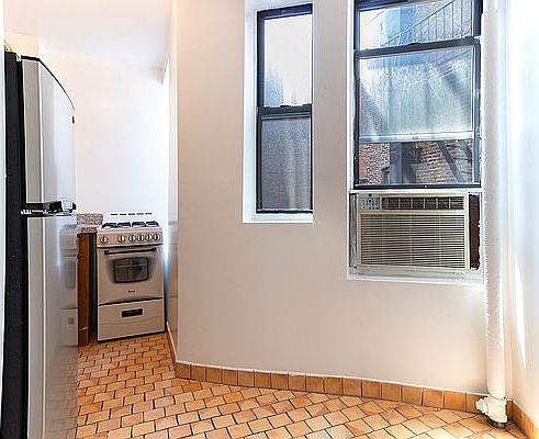 4th image of 37A Bedford St APT 50