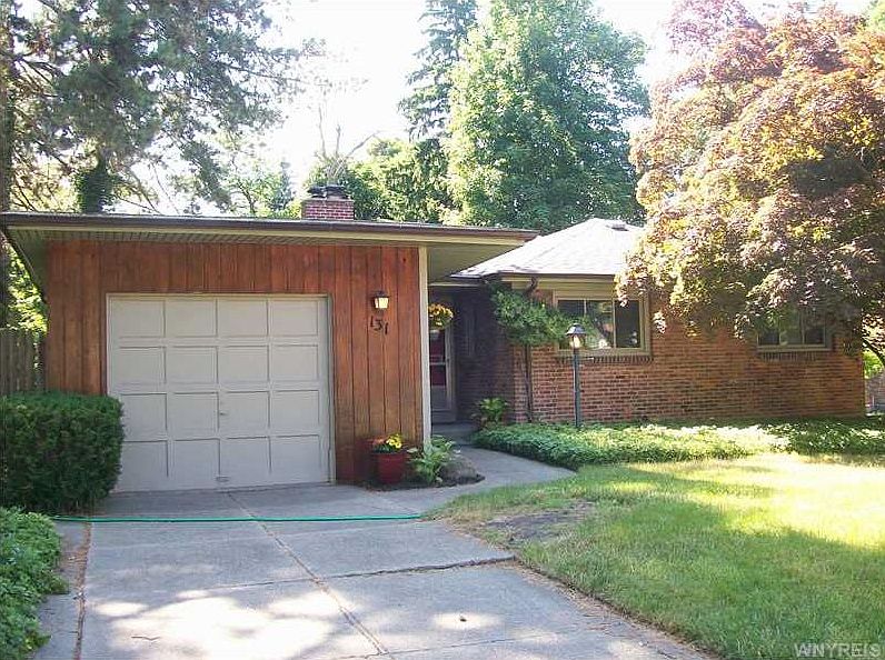 1st image of 131 Monroe Dr
