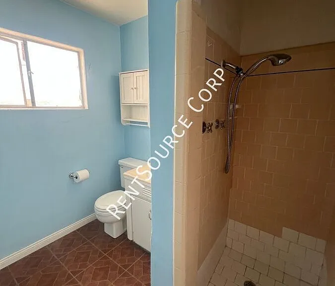 1360 1/2 Nancy St — Photo 11