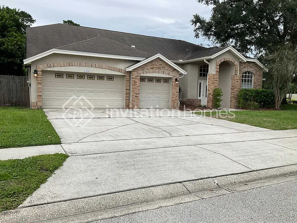 1450 Thornhill Cir