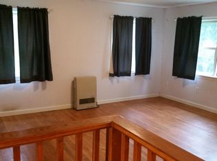60 Sterling Dr, Collinsville, CT 06019