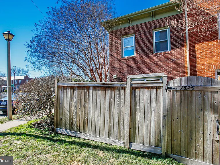 1525 Oronoco St — Photo 29