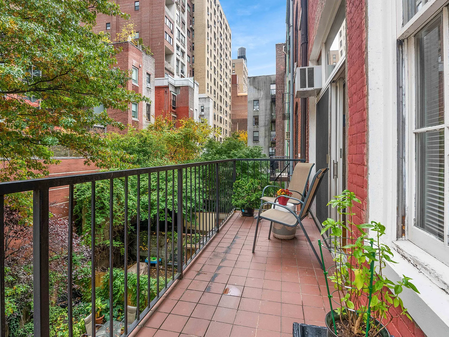 61 West 85th Street — Photo 2