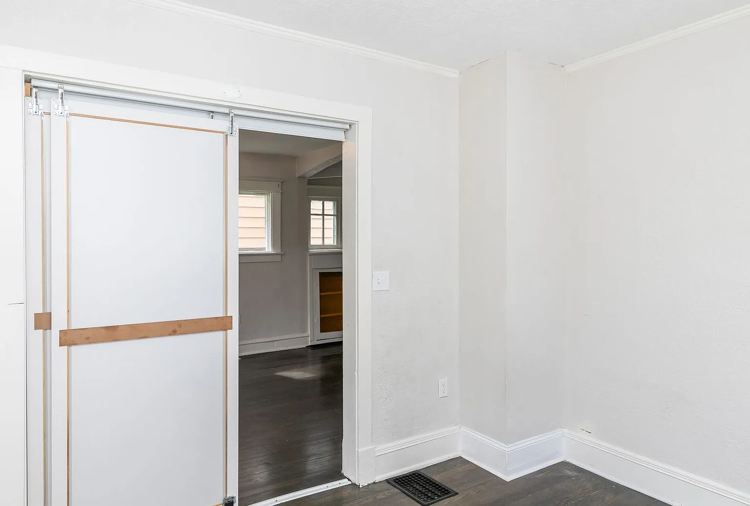 Kansas City 3 Bed 2 Bath Home — Photo 4