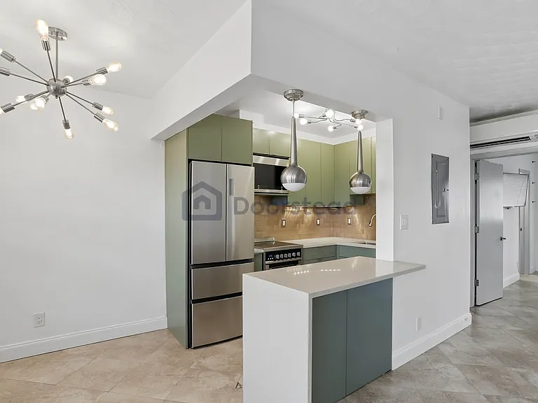 850 NE 13th St #9 — Photo 4