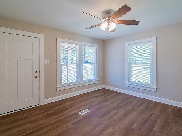 69 Lowe Ave NW — Photo 5