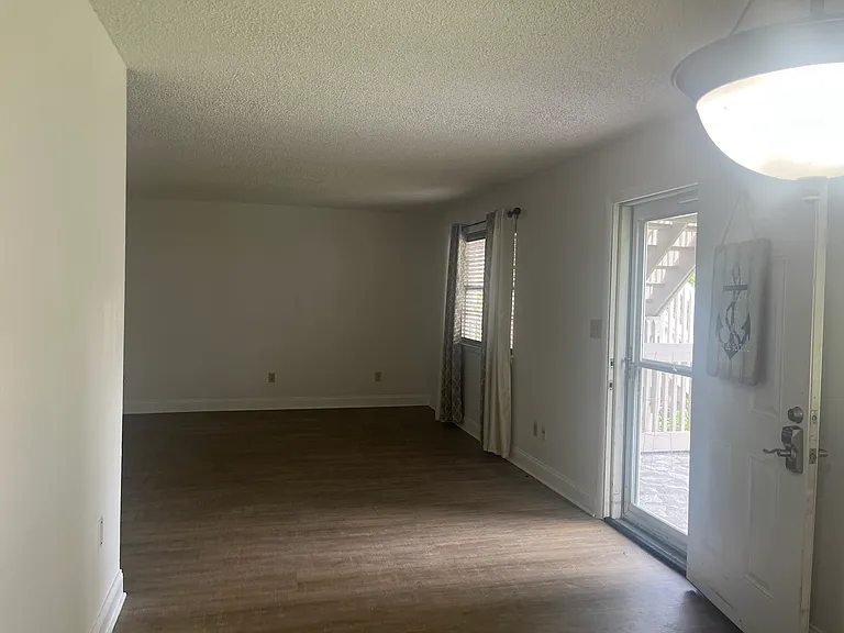 Shoreline Dr — Photo 16