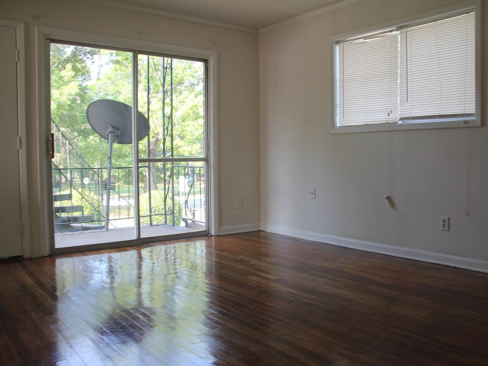1st image of 670 Georgia Ave #4