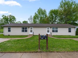 301 & 303 E Keith St, Pierceton, IN 46562