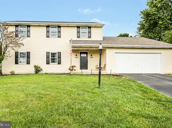 401 Greenfield Dr, Lebanon, PA 17042