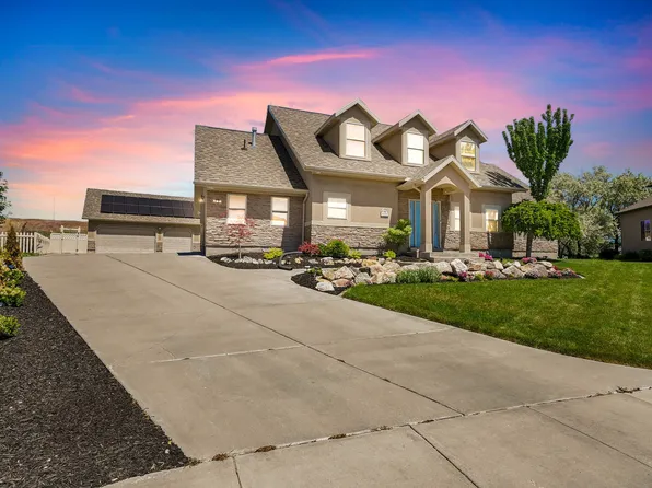 849 Saint Andrews Dr, Syracuse, UT 84075