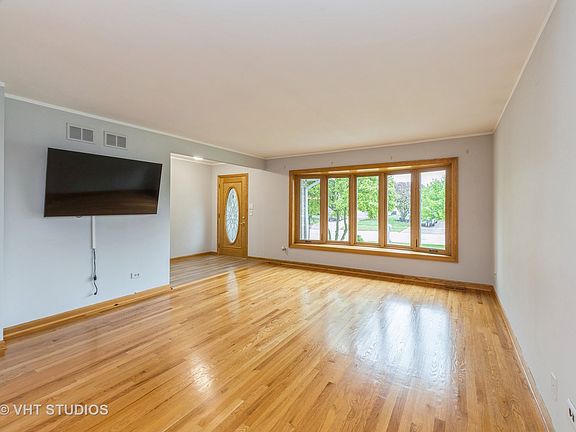 3rd image of 7919 Whittington Dr