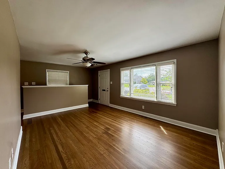 2564 Millbrook Dr — Photo 4