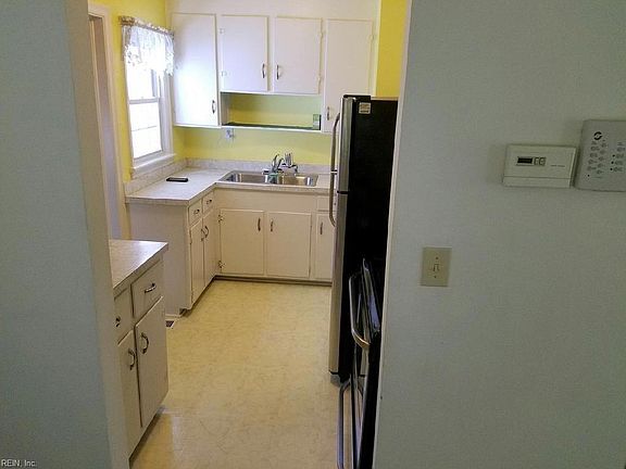 5th image of 3525 Thurston St