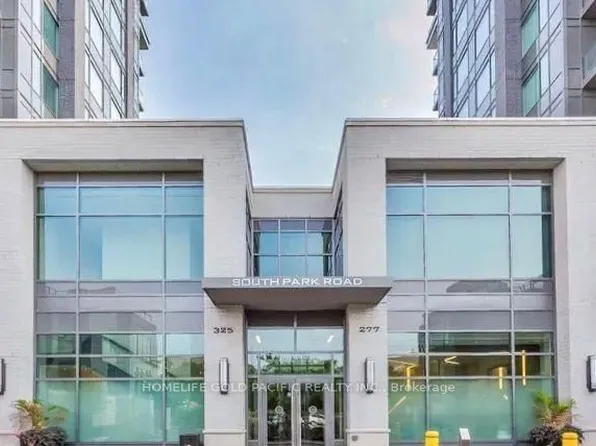 325 S Park Rd #805, Markham, ON L3T 7W1