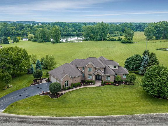 2nd image of 68223 Hillside Ln