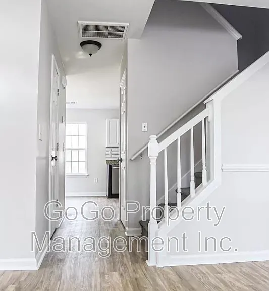 105 Fairview Lake Way — Photo 5