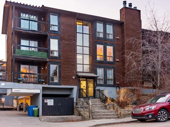2611 E 15a St SW #302, Calgary, AB T2T 4C1