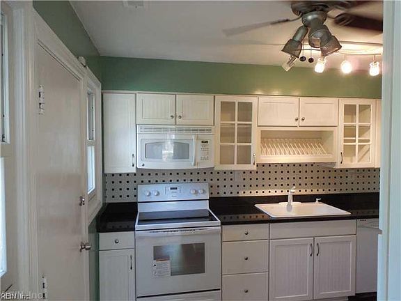 5th image of 9420 Willow Ct
