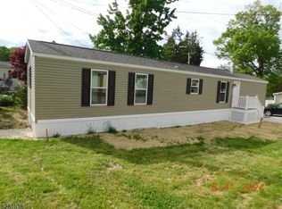 17 Valley View Ter, Washington, NJ 07882