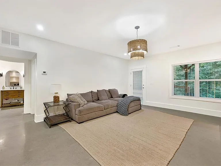 2230 Main St NW — Photo 28