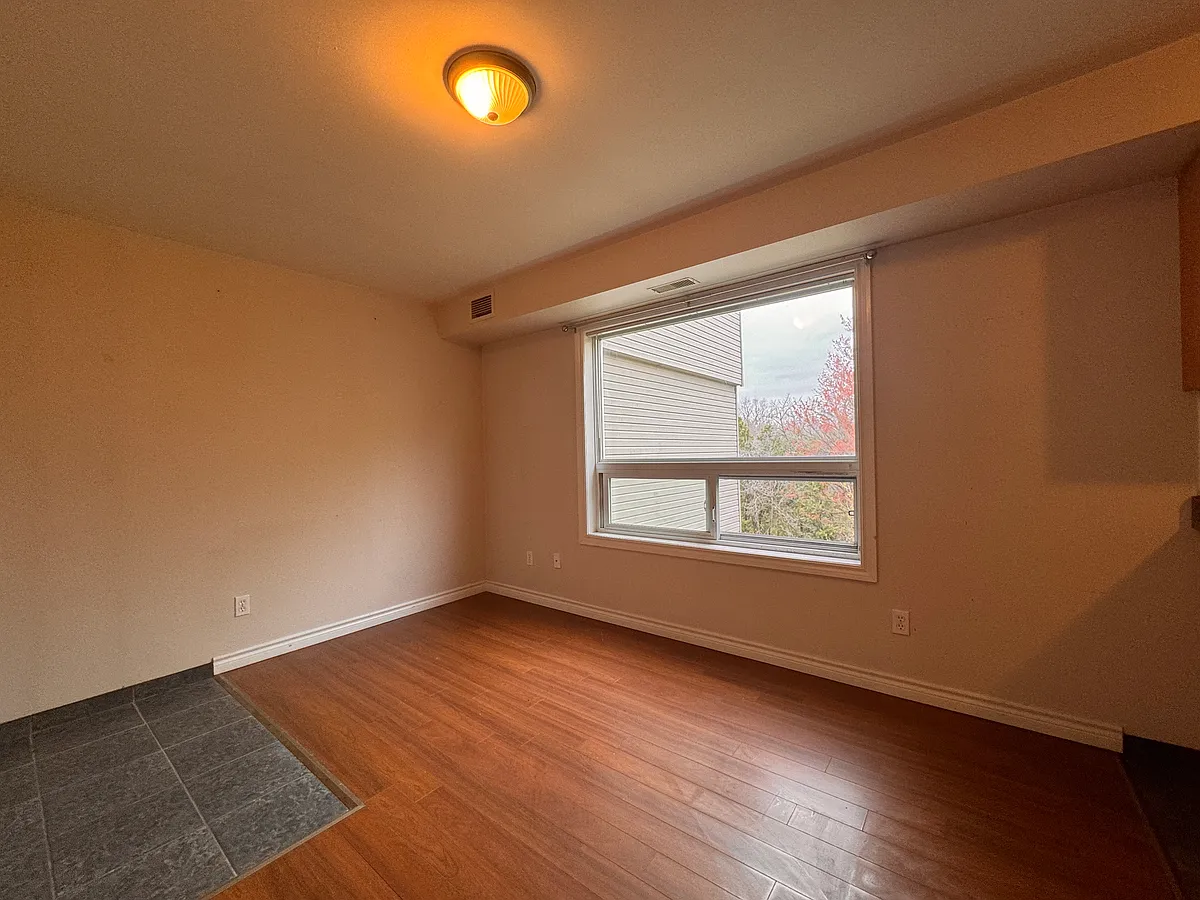 Building Photo - 230 Lena Cres #41