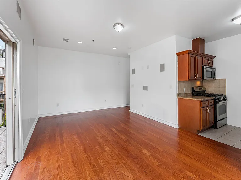 239 Baldwin Ave #3 — Photo 12
