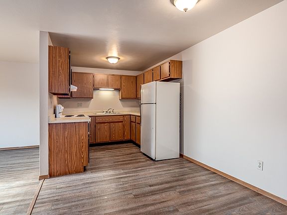 3rd image of 1721 Lenwood Ave APT 16