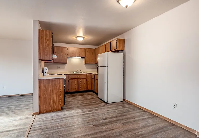 1721 Lenwood Ave #16 — Photo 3