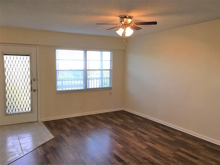 551 SW 135th Ave #405B — Photo 6