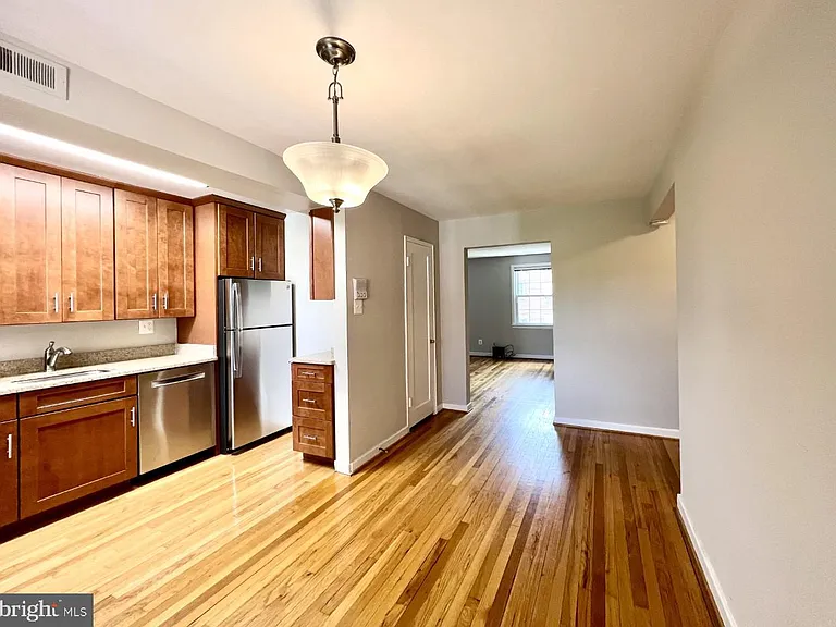 2207 Washington Ave #201 — Photo 4