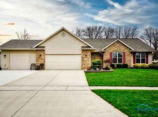 2396 Bluestone Dr, Findlay, OH 45840