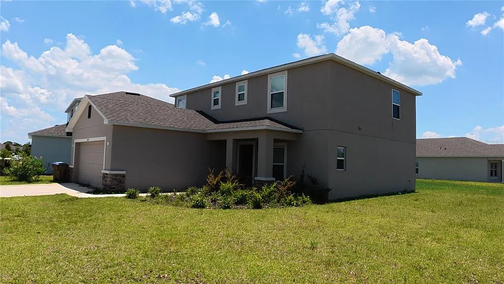 4 bed, 2.5 bath, 2168 sqft, $2,300 — Photo 4