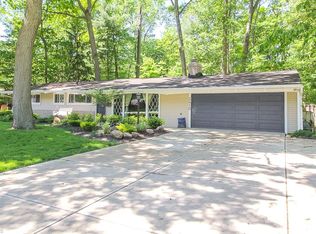 2410 Chestnut Dr, Westlake, OH