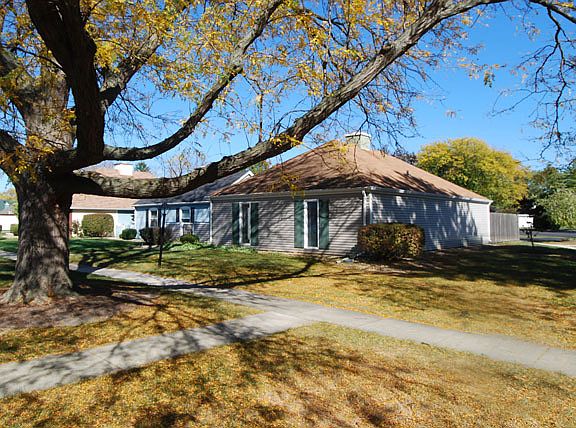 2nd image of 16 Garden Dr #1