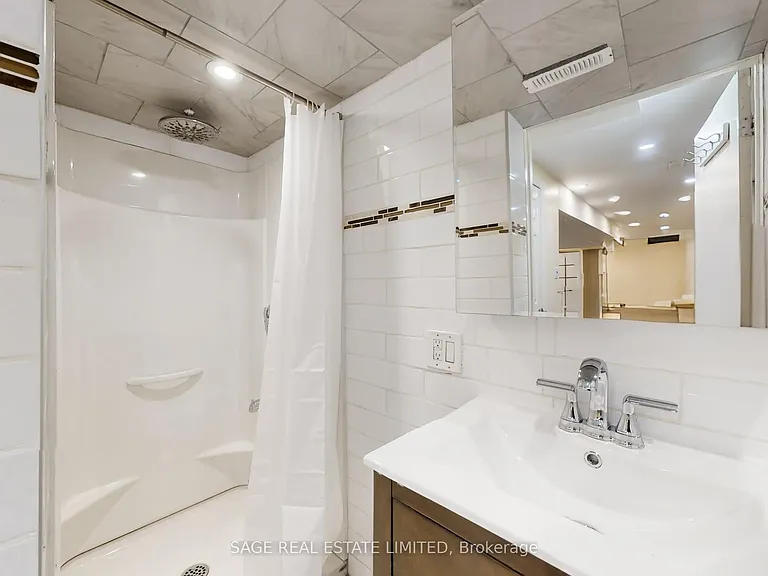 64 Durness Ave #BASEMENT — Photo 15