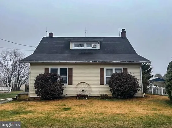 29 E Morris St, Fawn Grove, PA 17321