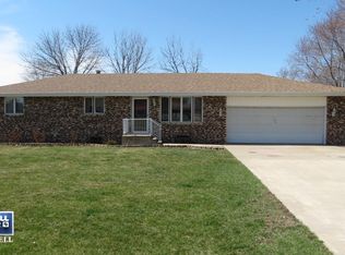 120 N Maple Ave, Clifton, IL 60927