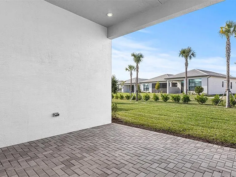 4954 Rivo Alto Cir — Photo 24