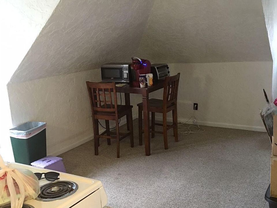 2nd image of 221 Halket St APT 3