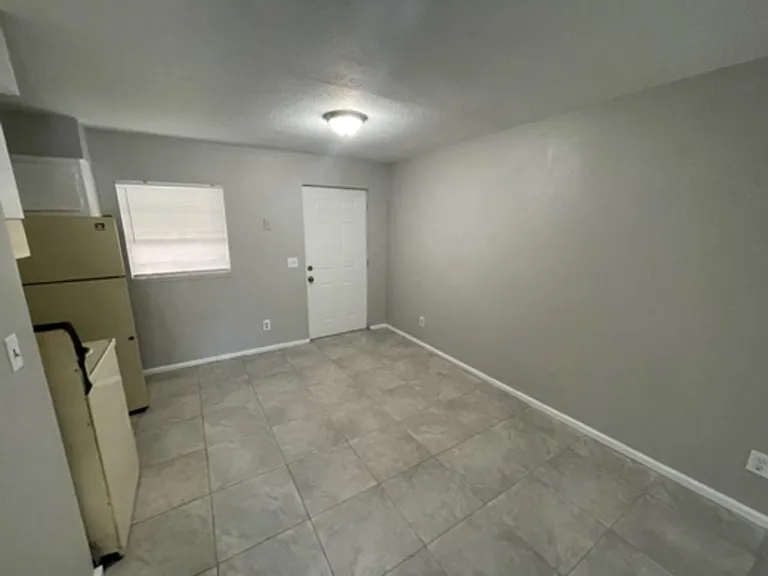 12136 Munbury Dr #2 — Photo 5