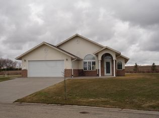 205 Southview Dr, Pisek, ND 58270